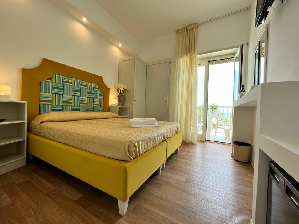 Hotel Parco Delle Rose Silvi Marina Buitenkant foto