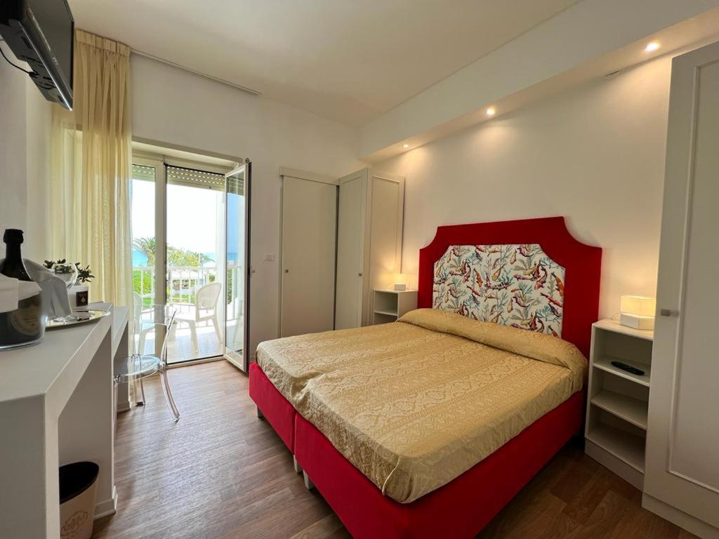 Hotel Parco Delle Rose Silvi Marina Buitenkant foto