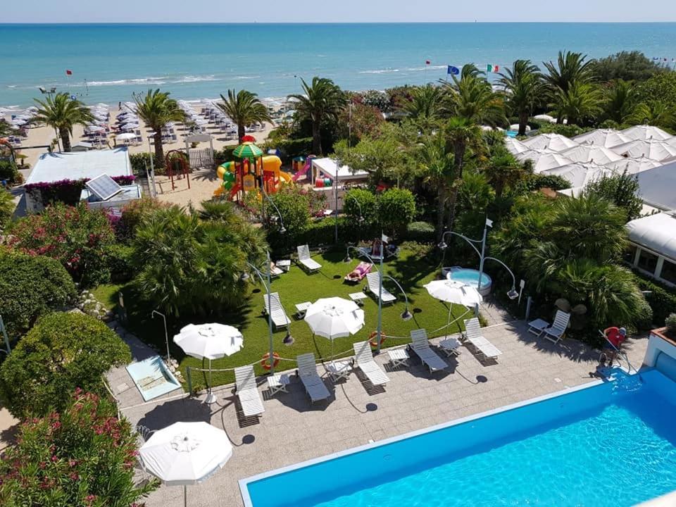 Hotel Parco Delle Rose Silvi Marina Buitenkant foto