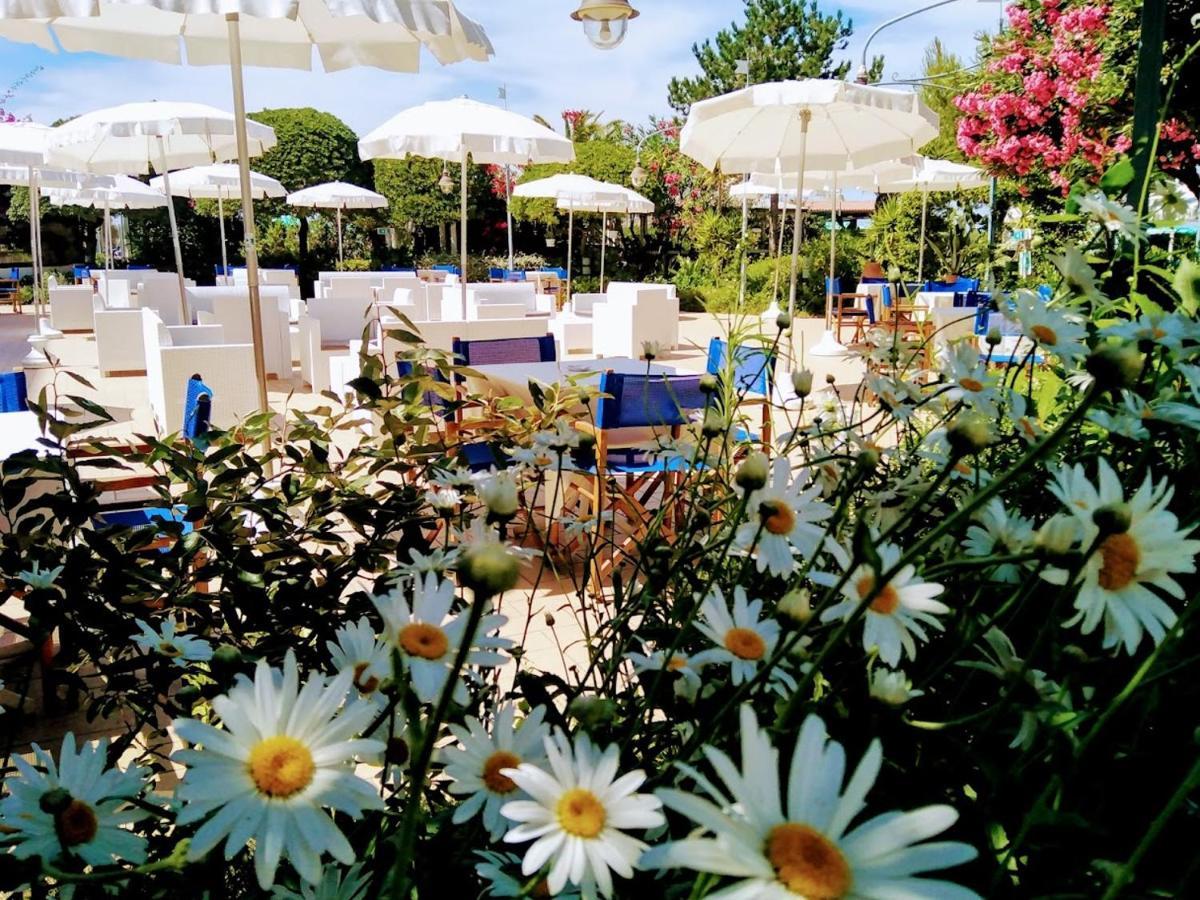 Hotel Parco Delle Rose Silvi Marina Buitenkant foto