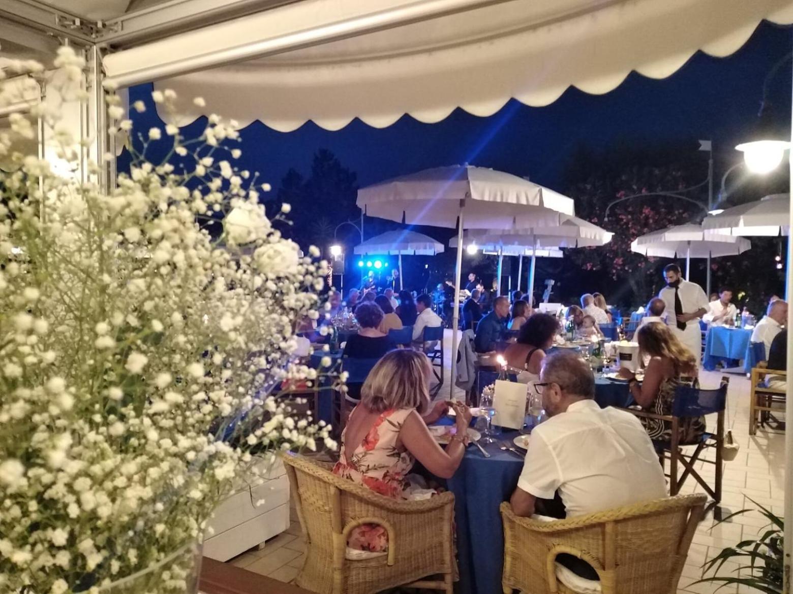 Hotel Parco Delle Rose Silvi Marina Buitenkant foto