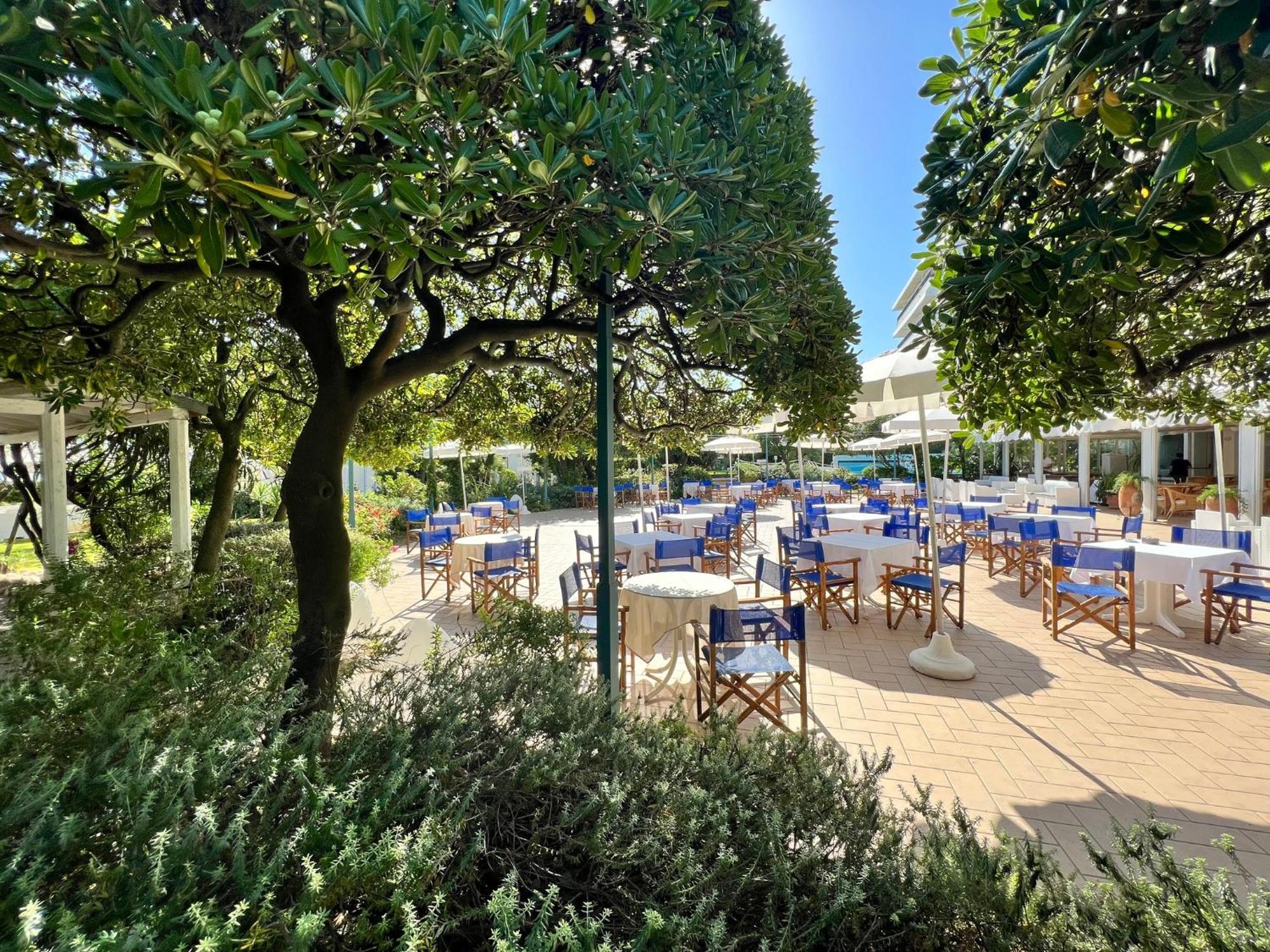 Hotel Parco Delle Rose Silvi Marina Buitenkant foto