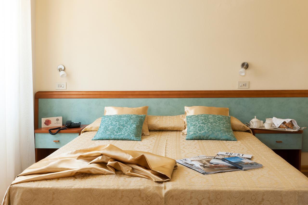 Hotel Parco Delle Rose Silvi Marina Buitenkant foto
