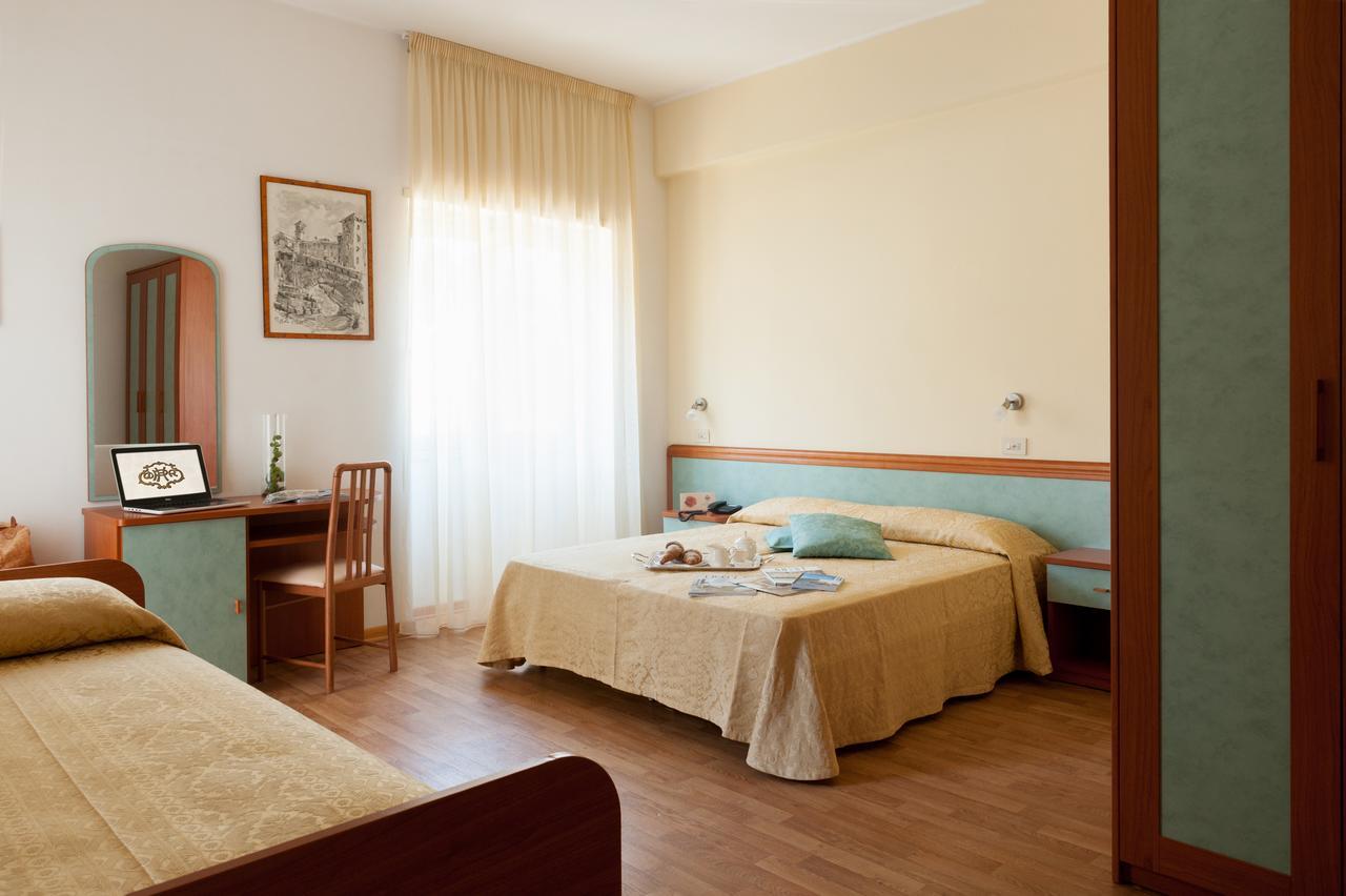 Hotel Parco Delle Rose Silvi Marina Buitenkant foto