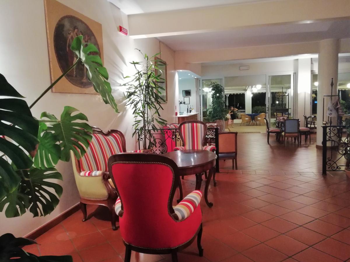 Hotel Parco Delle Rose Silvi Marina Buitenkant foto