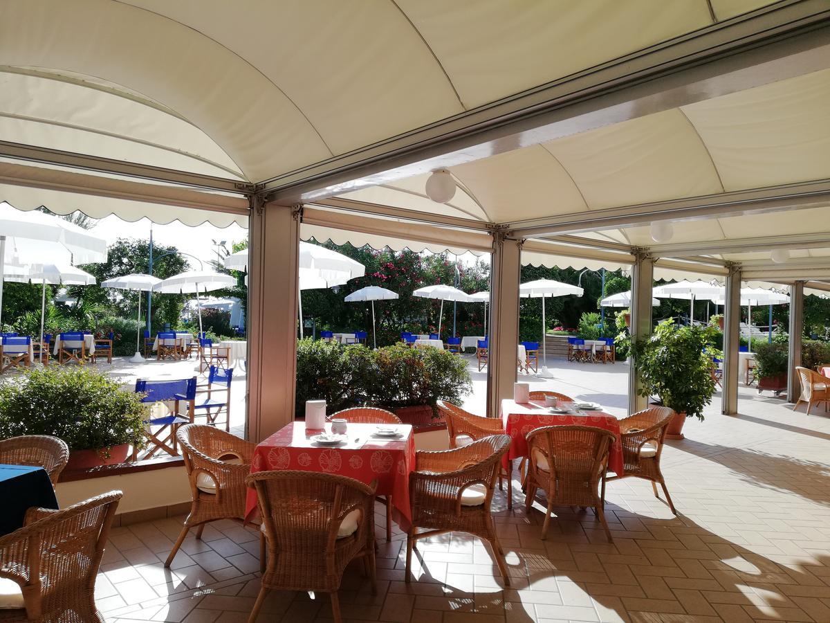 Hotel Parco Delle Rose Silvi Marina Buitenkant foto